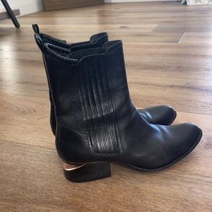 Alexander Wang Anouck boots black in rose gold